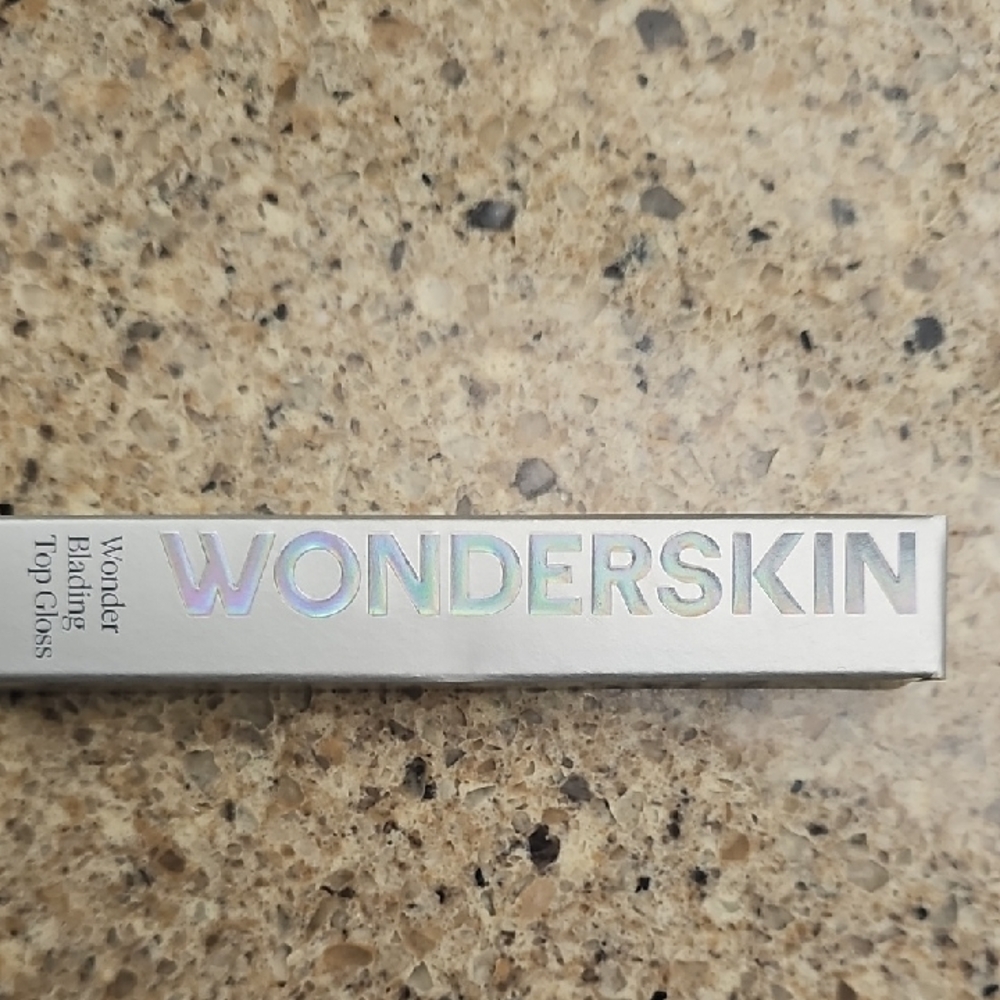 Wonder Skin Topping Gloss İn holographic Brand New!